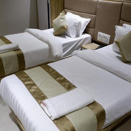 Hotel Amber Paramount Bombaim Exterior foto