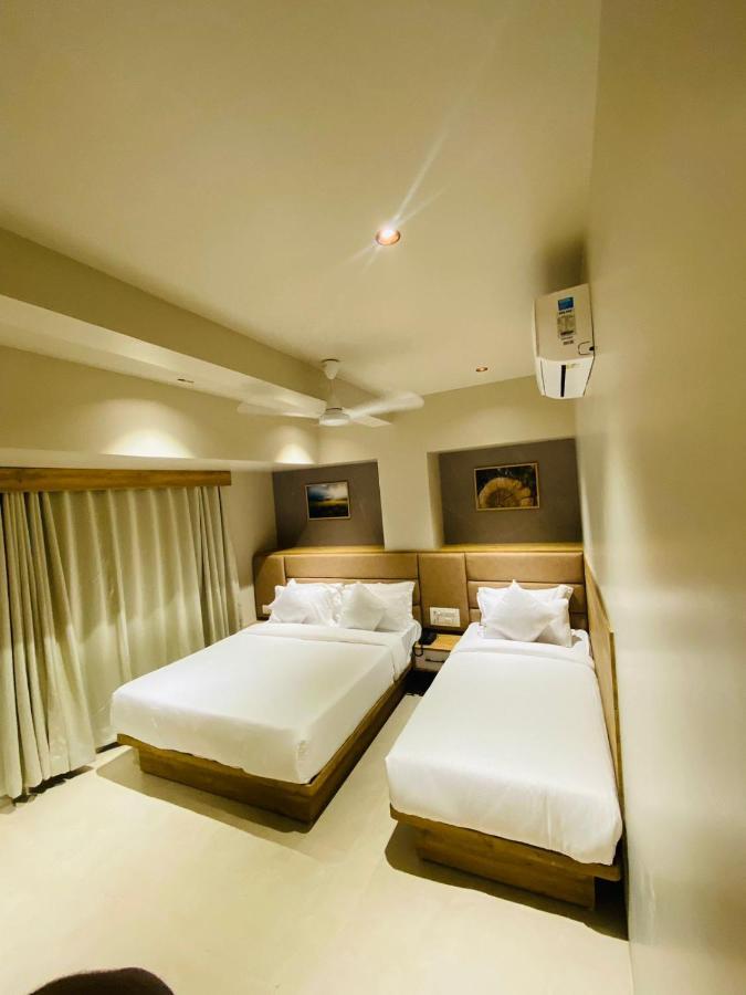 Hotel Amber Paramount Bombaim Exterior foto