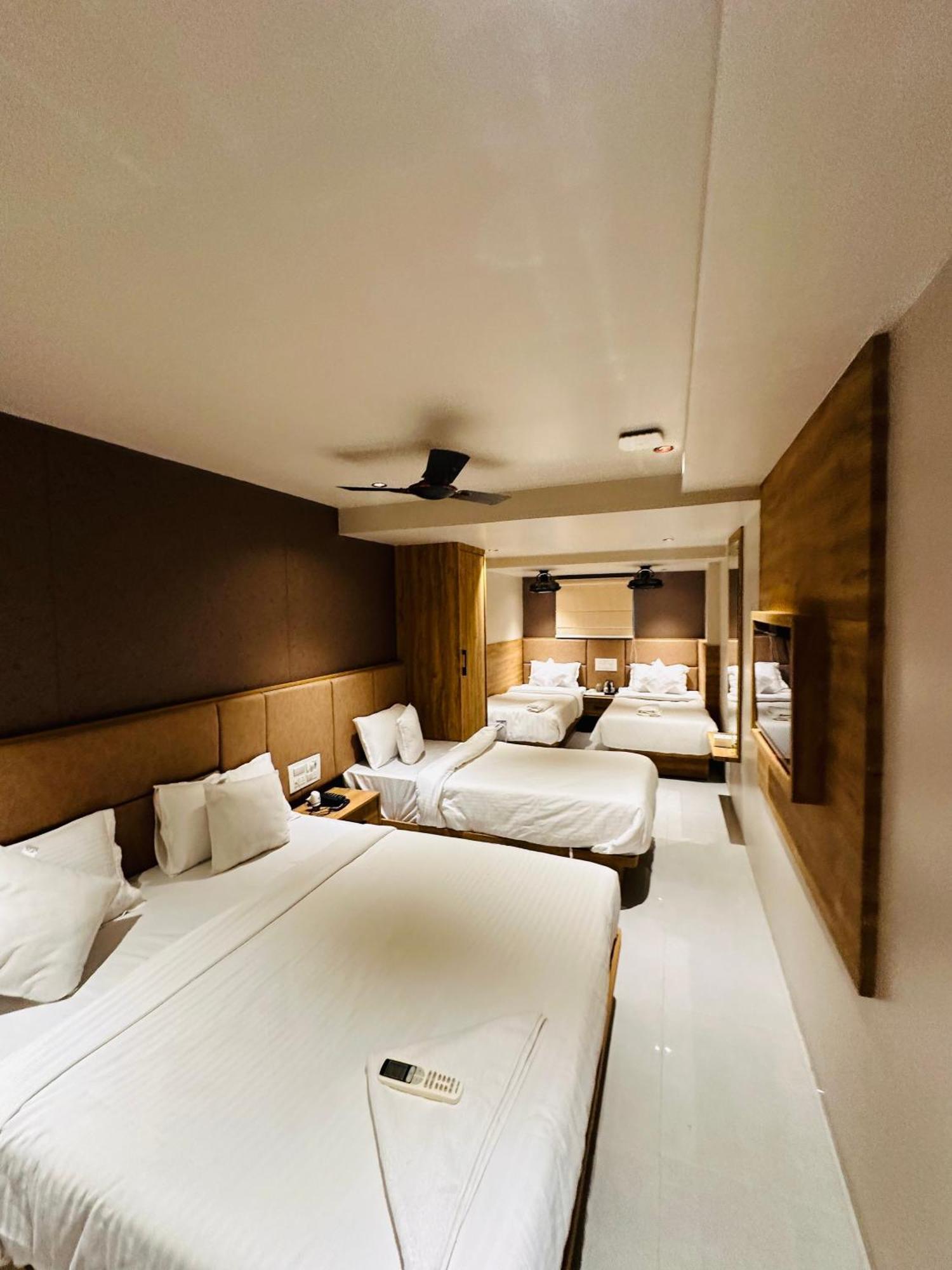 Hotel Amber Paramount Bombaim Exterior foto